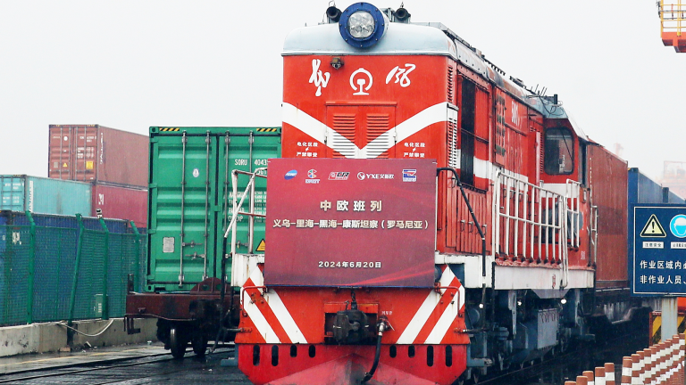 Le volume et le chiffre d&rsquo;affaires du fret ferroviaire en Chine ont atteint des records en juin