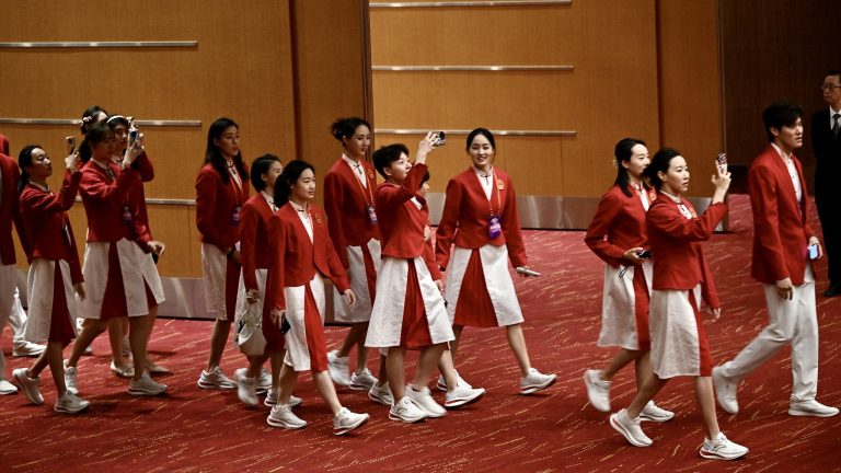 Des athlètes olympiques de Chine continentale rencontrent la presse à Hong Kong