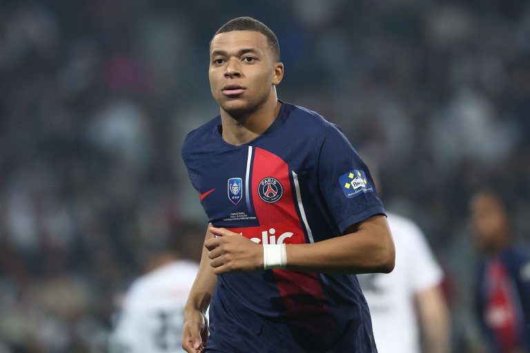 La Ligue 1 ordonne au PSG de payer 55 millions d&rsquo;euros de salaires impayés à Mbappé
