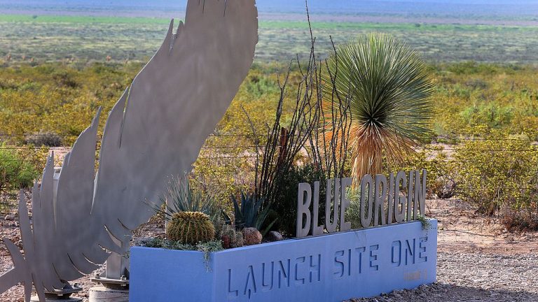 La nouvelle fusée géante de Blue Origin réussit un test critique