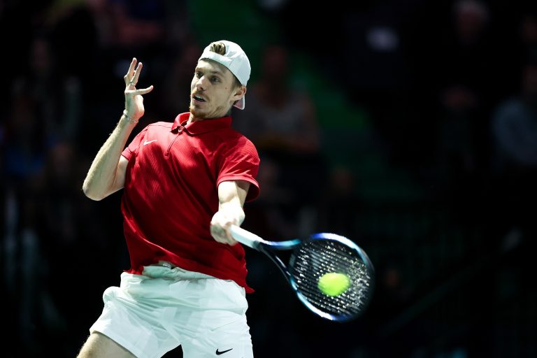 Le Canada bat la Grande-Bretagne et atteint les quarts de finale de la Coupe Davis