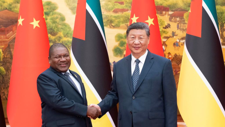 Le président Xi Jinping rencontre son homologue mozambicain et se dit prêt à élargir ses liens