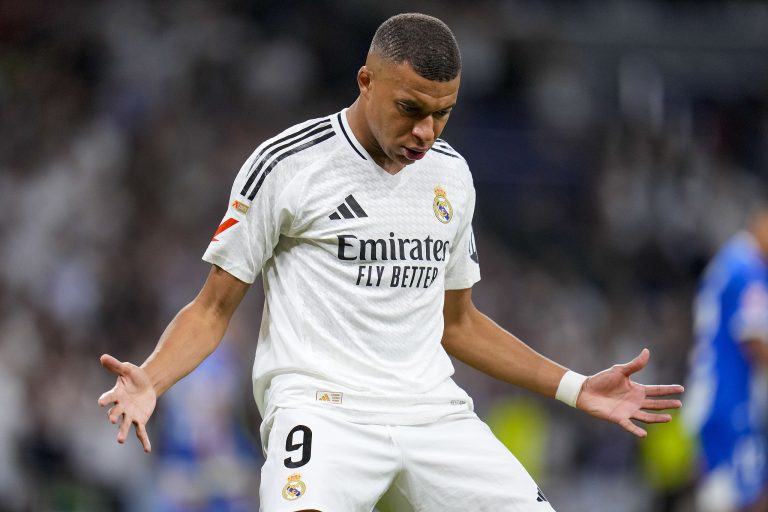 Mbappé prolonge sa séquence de buts et le Real Madrid bat Alaves 3-2 en Liga