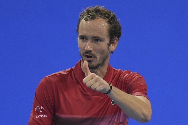 Medvedev et Sinner s&rsquo;assurent une place en quarts de finale à l&rsquo;Open de Chine