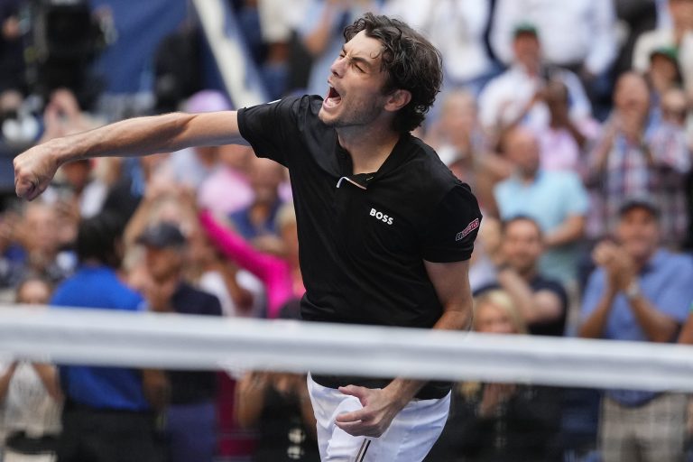 Taylor Fritz bat Alexander Zverev et atteint sa première demi-finale à l&rsquo;US Open