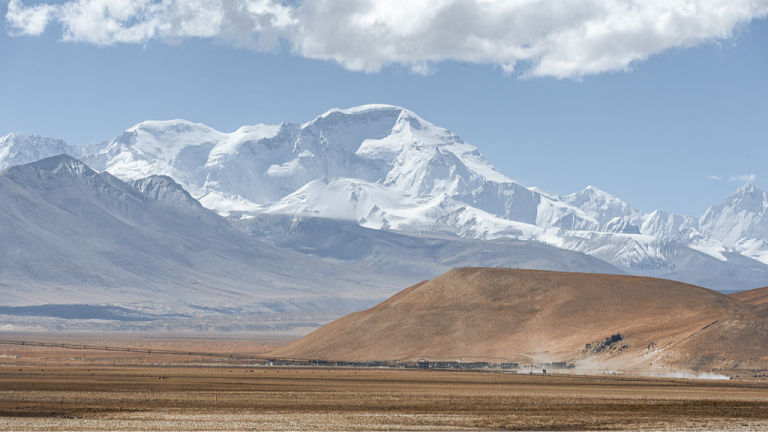 Des scientifiques découvrent le glacier le plus épais du plateau Qinghai-Xizang