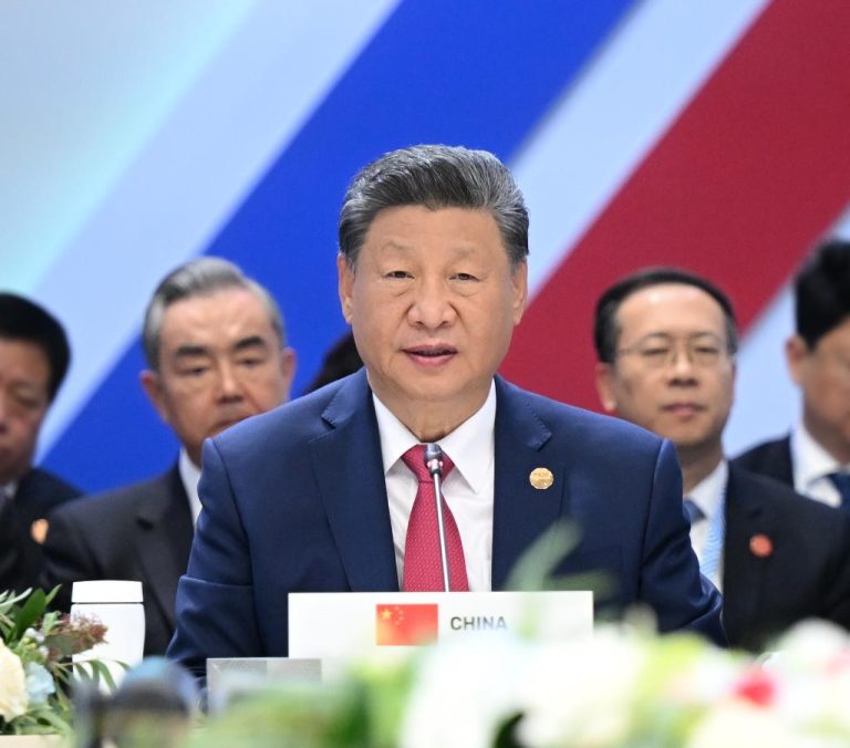 La Chine appelle les BRICS à devenir un canal de solidarité avec les pays du Sud