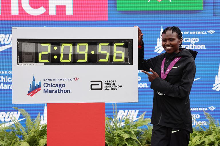 La Kenyane Ruth Chepngetich bat le record du monde du marathon féminin