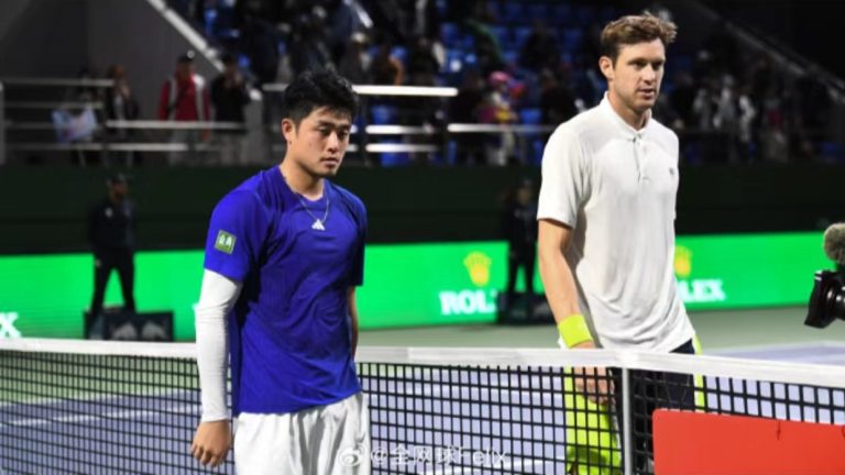 Le Chinois Wu Yibing continue de progresser au Shanghai Masters