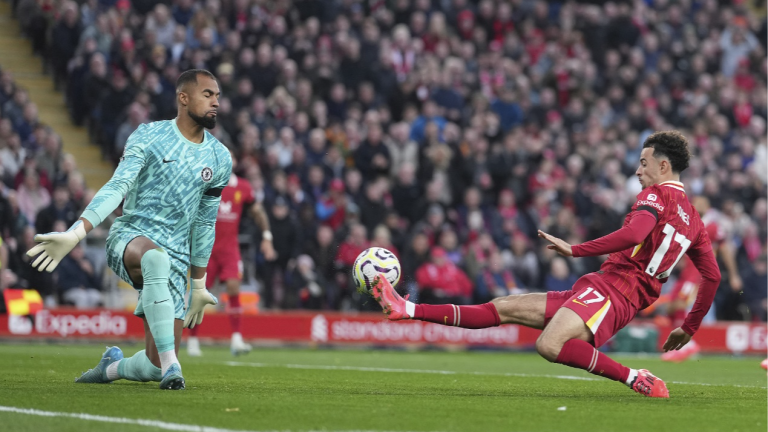 Liverpool réussit le test de Chelsea pour reprendre la première place, le Barça en atteint cinq