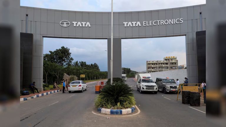 L&rsquo;usine de composants pour iPhone de Tata arrête sa production indéfiniment après un incendie