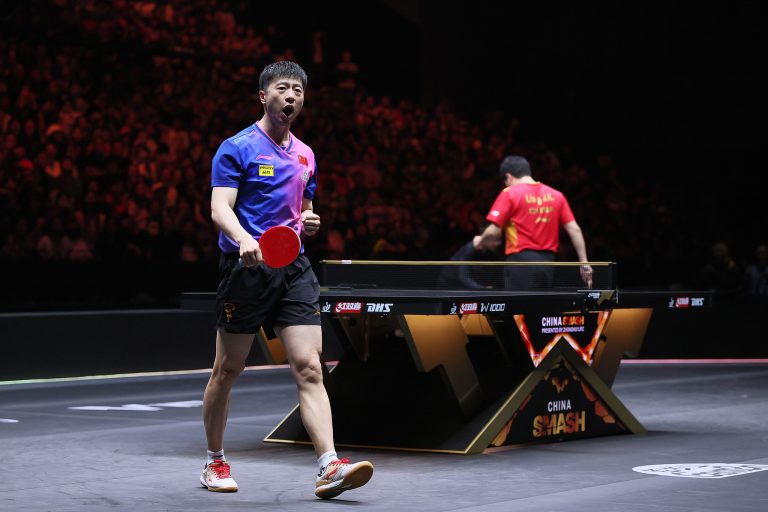 Ma Long et Lin Shidong préparent la finale du simple messieurs au WTT China Smash
