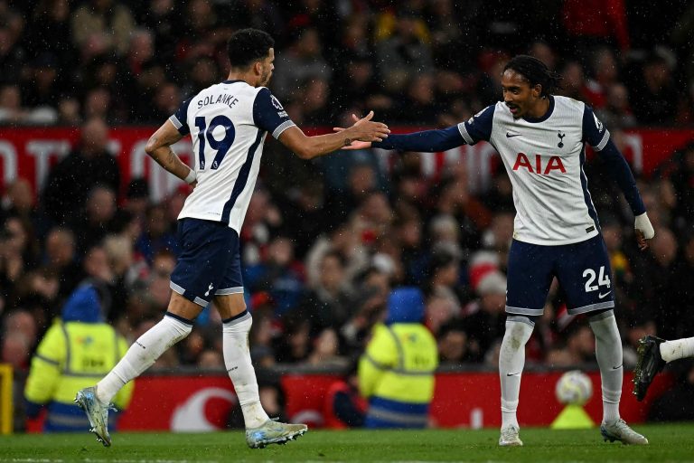 Tottenham Hotspur humilie Manchester United 3-0 à Old Trafford