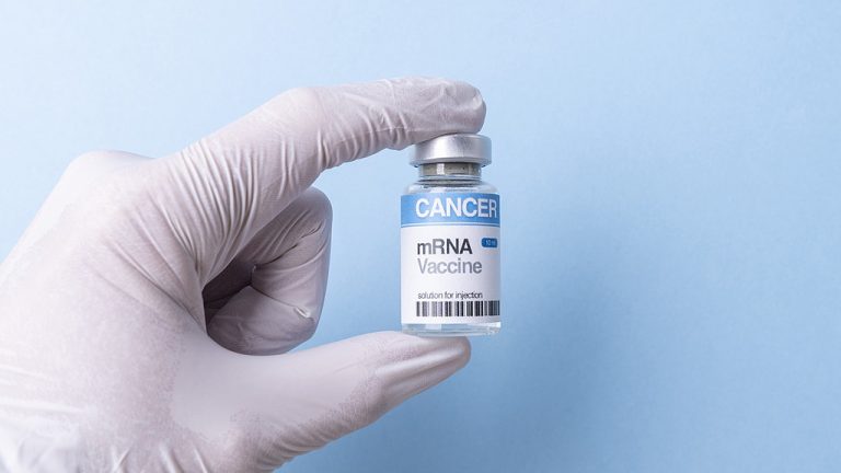 Une nouvelle recherche identifie la cause des effets secondaires du vaccin à ARNm