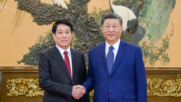 Xi et un haut responsable vietnamien s&rsquo;engagent à renforcer leurs relations bilatérales
