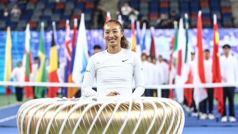 Zheng Qinwen sur les attentes pour l&rsquo;Open de Wuhan et la vie après l&rsquo;or olympique