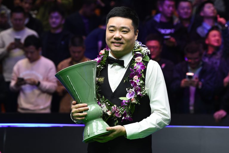 Ding Junhui bat Chris Wakelin et remporte le championnat international WST