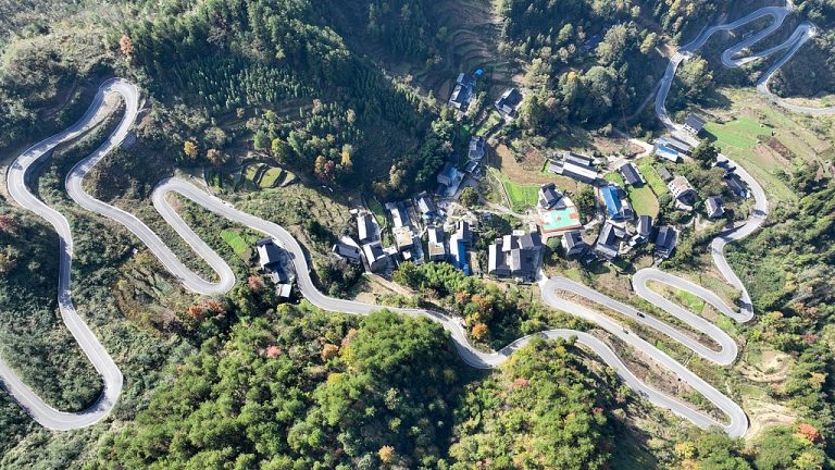 La Chine publie un livre blanc sur le développement des routes rurales