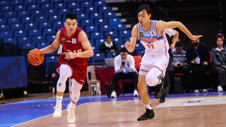 Le Xinjiang bat Pékin 85-79 en Coupe des clubs CBA