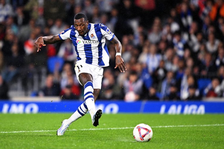 Le but de Sheraldo Becker permet à la Real Sociedad de remporter une victoire choc contre Barcelone