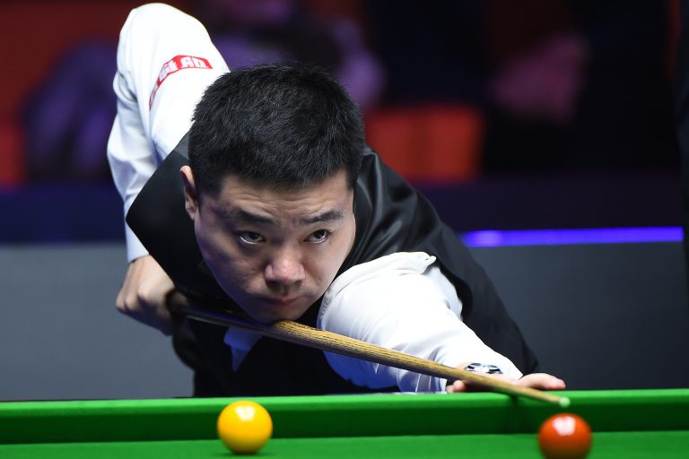 Le favori local, Ding Junhui, atteint la finale du Championnat international WST