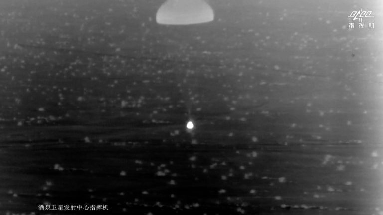 L&rsquo;équipage chinois du Shenzhou-18 revient sur Terre après un voyage spatial de 192 jours