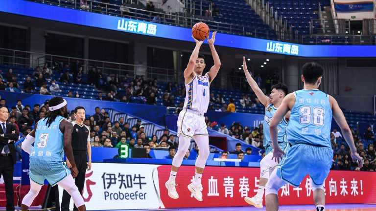Les Ducks de Pékin entament la Coupe des clubs CBA en devançant les Eagles de Qingdao