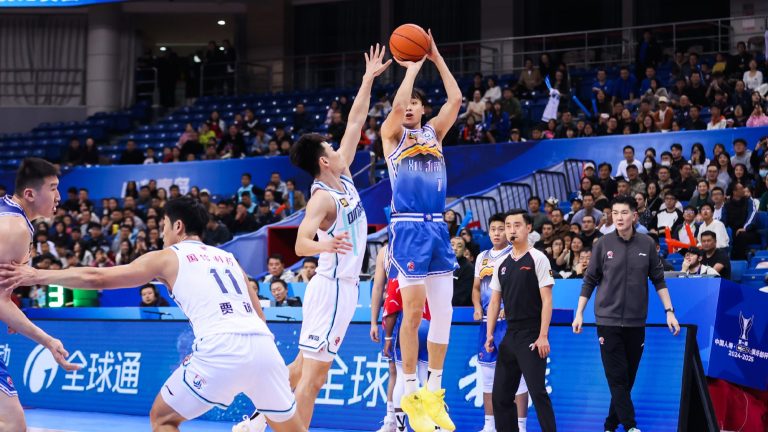 Les Flying Tigers du Xinjiang rejettent les efforts de retour des Qingdao Eagles