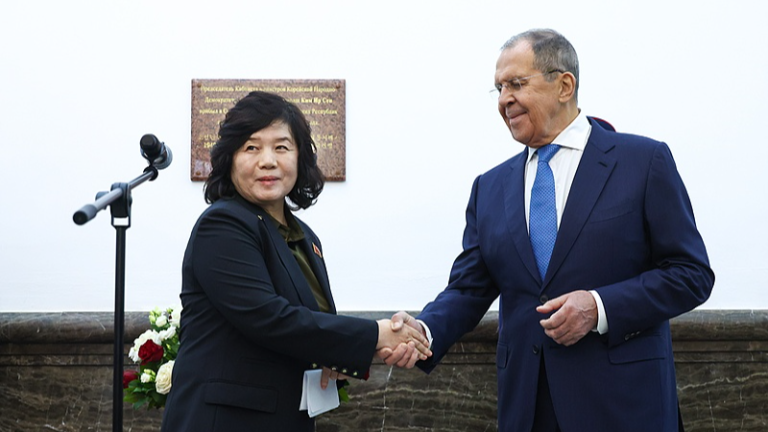 Les ministres des Affaires étrangères de la Russie et de la RPDC tiennent des consultations stratégiques