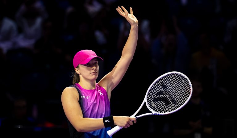 Swiatek éliminé des finales WTA après que Krejcikova ait battu Gauff