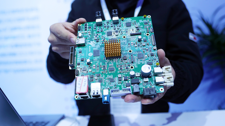 La Chine s&rsquo;oppose à l&rsquo;enquête américaine sur l&rsquo;industrie chinoise des semi-conducteurs