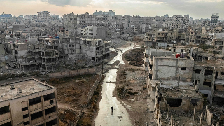 Le leader du HTS promet que la Syrie ne constituera pas une menace pour les autres pays arabes
