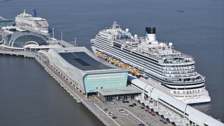 Le premier grand navire de croisière de construction chinoise effectuera 84 voyages en 2024