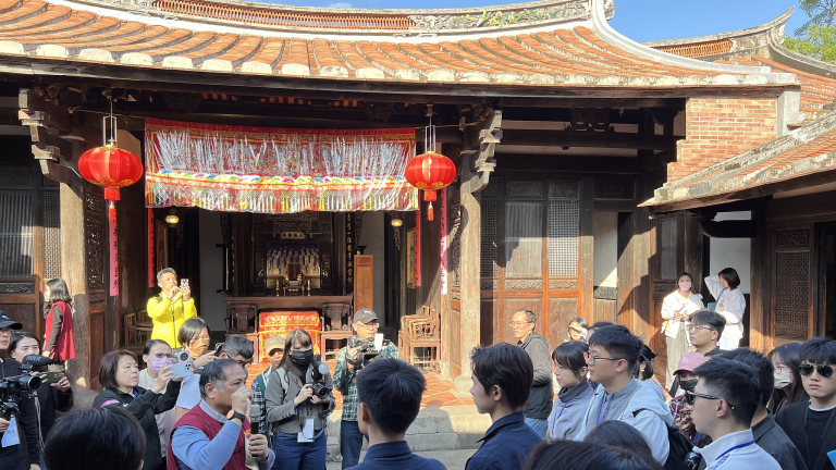 Une délégation universitaire de la partie continentale visite des sites culturels de la région de Taiwan