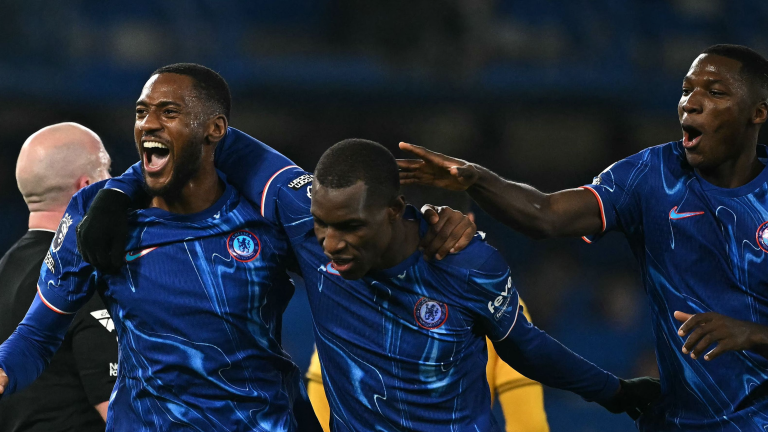 Chelsea bat les Wolves 3-1 à domicile pour revenir dans le top quatre de la Premier League