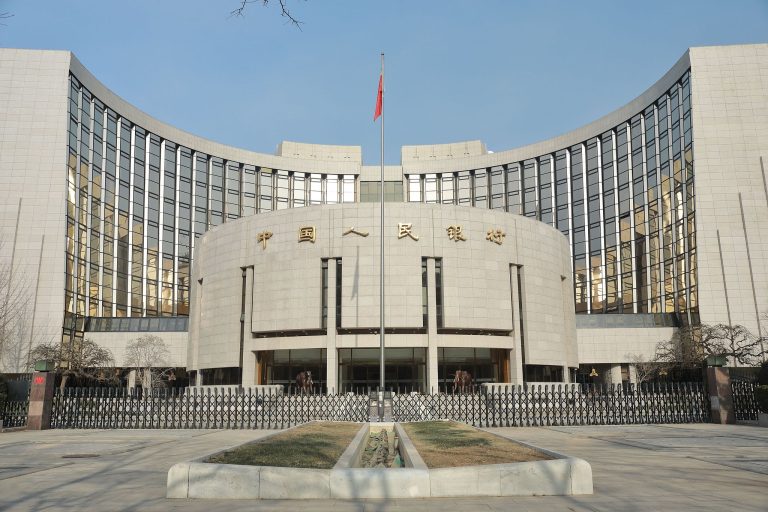 La Chine stabilise le yuan et étend ses financements transfrontaliers