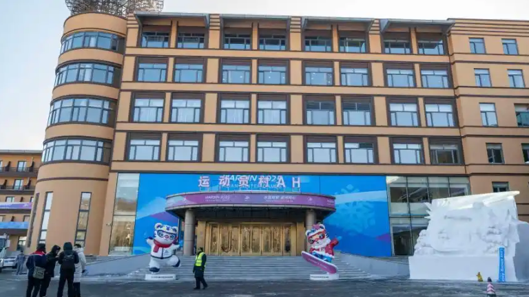 Le village des athlètes de Yabuli est prêt à accueillir les participants à Harbin 2025