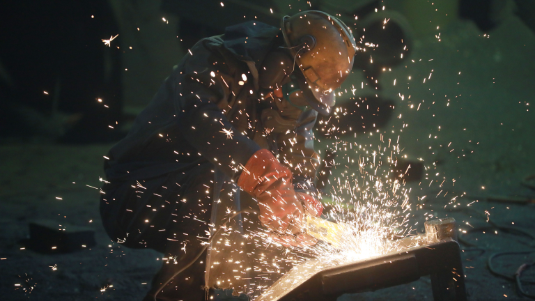 L&rsquo;indice PMI manufacturier chinois de janvier se contracte en raison de facteurs saisonniers