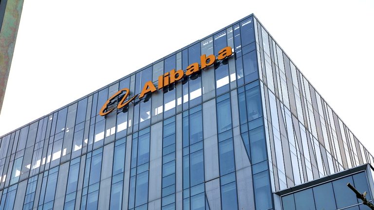Alibaba confirme le partenariat avec Apple sur les fonctionnalités de l&rsquo;IA