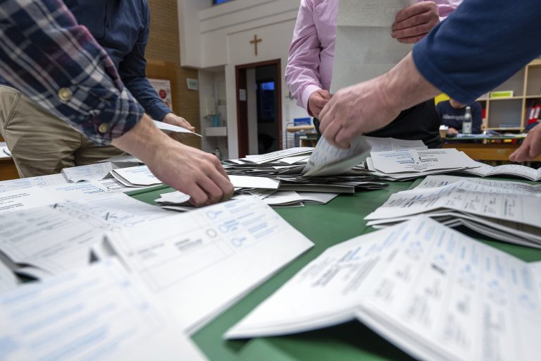 L&rsquo;ALLEMAGNE CDU / CSU dirige les élections fédérales: résultats préliminaires