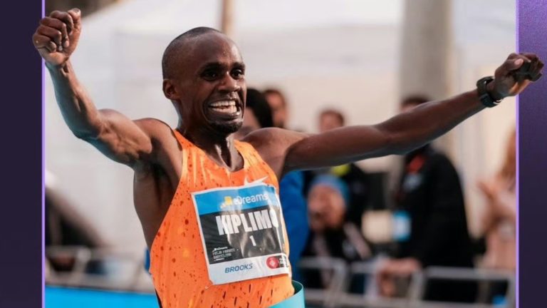 L&rsquo;Ouganda Jacob Kiplimo bat le record du monde de semi-marathon en 56:41