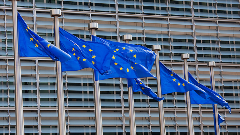 L&rsquo;UE critique les tarifs américains, promet de «répondre fermement» si ciblé