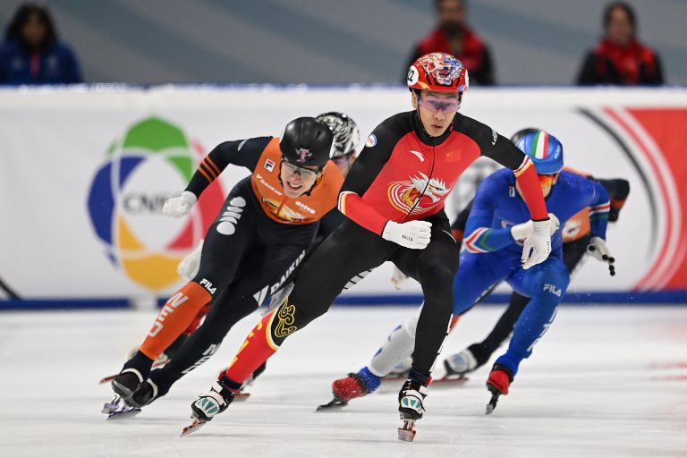 La Chine gagne deux médailles à une courte piste Skating World Tour Milan