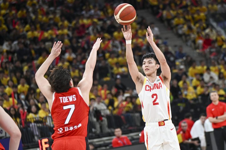 La Chine passe devant le Japon pour garantir la qualification pour la FIBA ​​Asia Cup