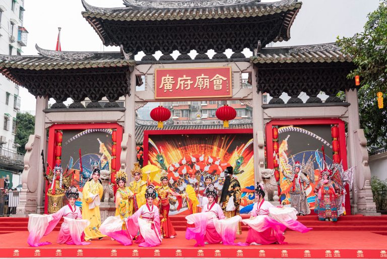 La foire du temple de Guangfu de sept jours apporte une joie festive à Guangzhou