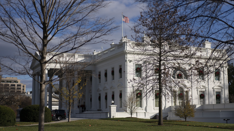 La maltraitance américaine des pouvoirs d&rsquo;urgence nationaux se nuit et le monde