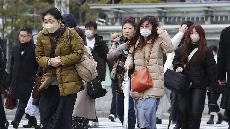 L&rsquo;achat de panique provoque des pénuries de médicaments au Japon au milieu de l&rsquo;épidémie de grippe