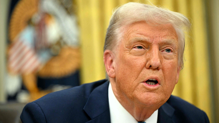 Le Canada et le Mexique ripostent contre les tarifs des 25% américains