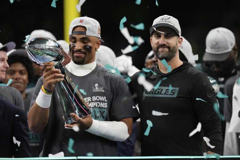 Les Eagles refusent aux chefs un Super Bowl à trois passages 40-22 avec une défense dominante