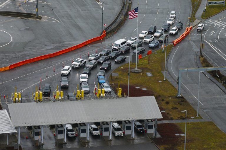 Les fonctionnaires et les économistes mettent en garde contre l&rsquo;augmentation des coûts des tarifs américains